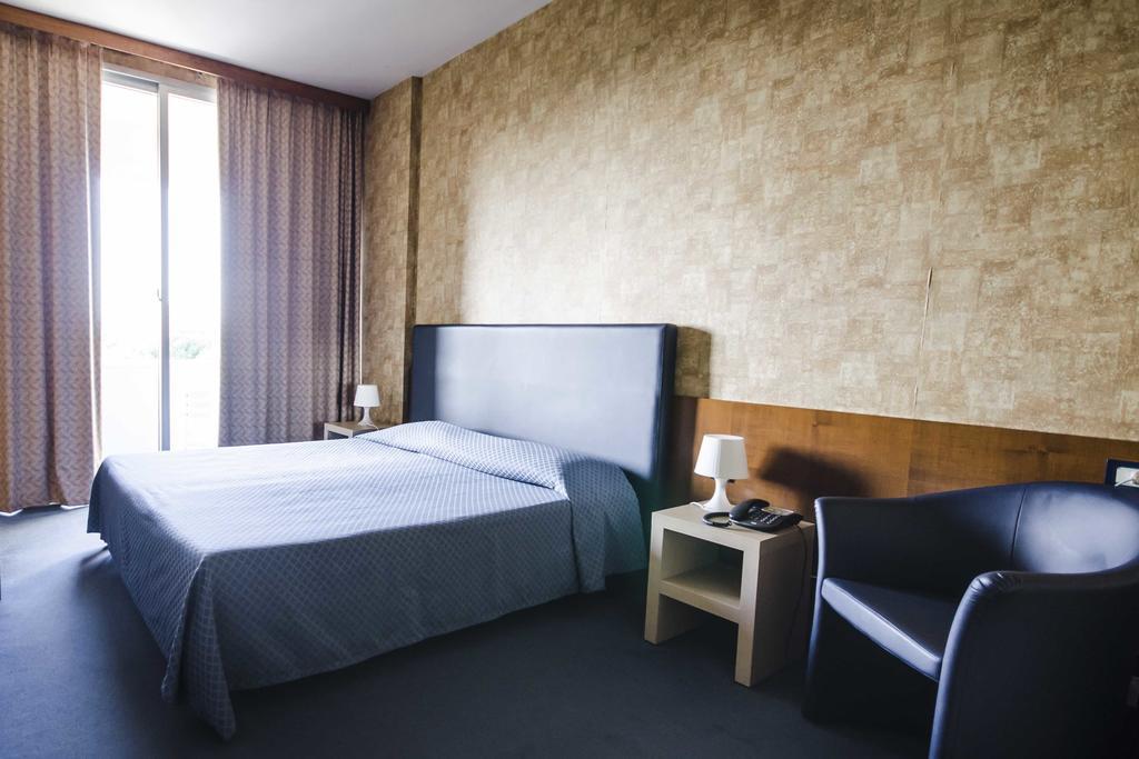 Grand Hotel Helios Tarquinia Kültér fotó