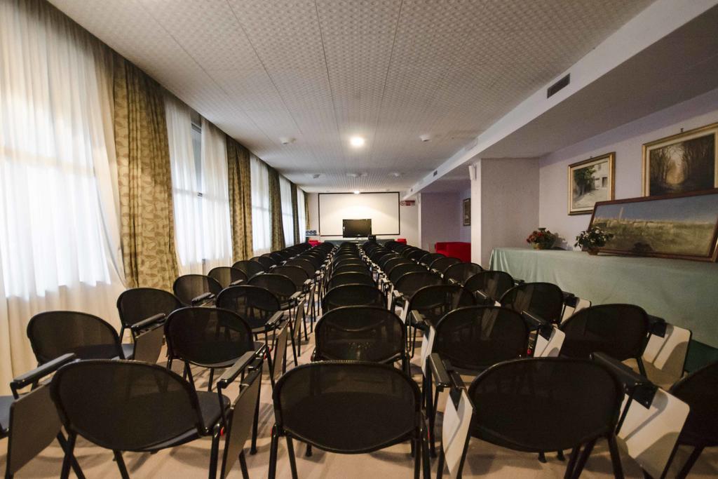 Grand Hotel Helios Tarquinia Kültér fotó